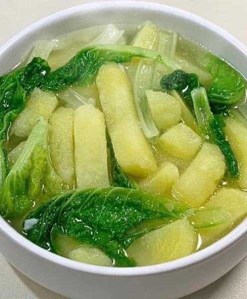 白菜炖土豆的家常做法_怎么做才不软烂