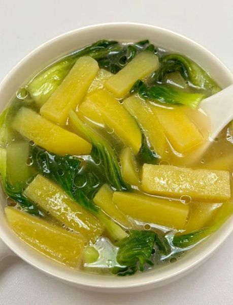 白菜炖土豆的家常做法_怎么做才不软烂