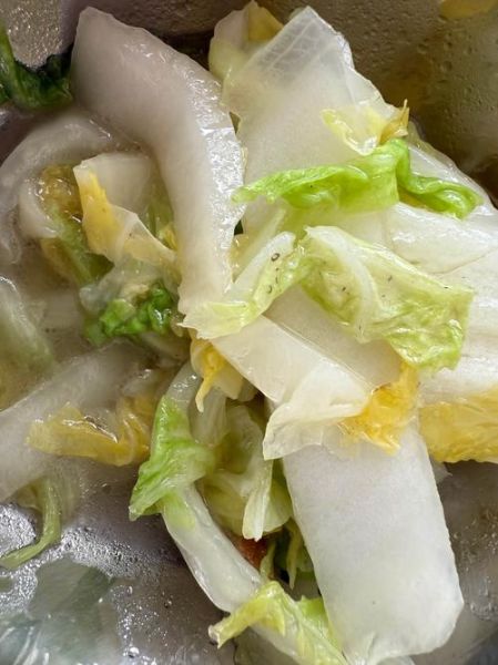 家常炒白菜怎么炒好吃_炒白菜要不要焯水