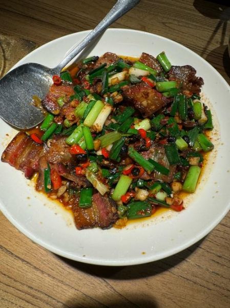 炒腊肉的家常做法_腊肉怎么炒才香