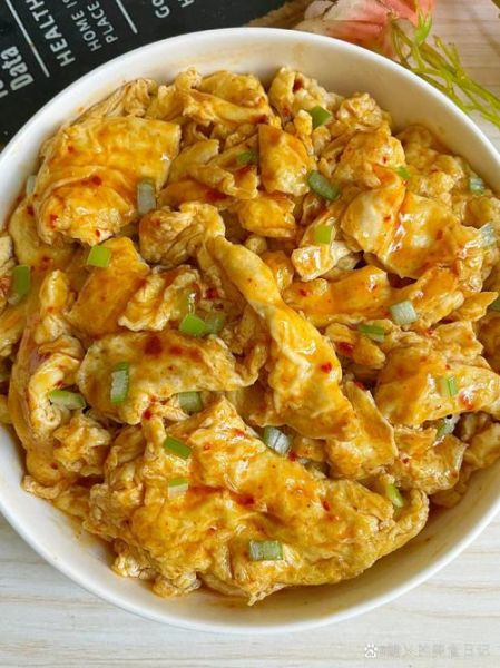 炒鸡蛋怎么炒才蓬松_炒鸡蛋的做法步骤