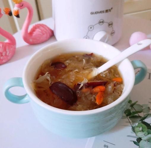雪耳糖水怎么煮_雪耳糖水做法窍门