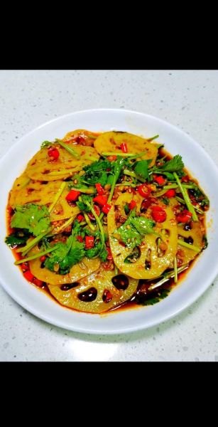 凉拌藕片怎么做才脆_家常做法要不要焯水