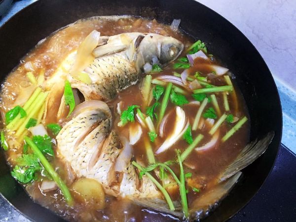 清炖鱼怎么做好吃又简单_家常清炖鱼的做法步骤