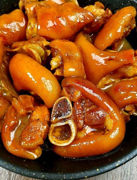 红烧猪蹄怎么做才软糯_红烧猪蹄家常做法