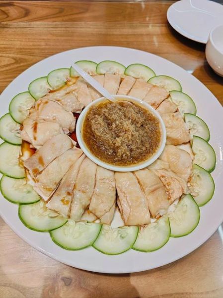 白斩鸡正宗做法_白切鸡怎么做才皮滑肉嫩