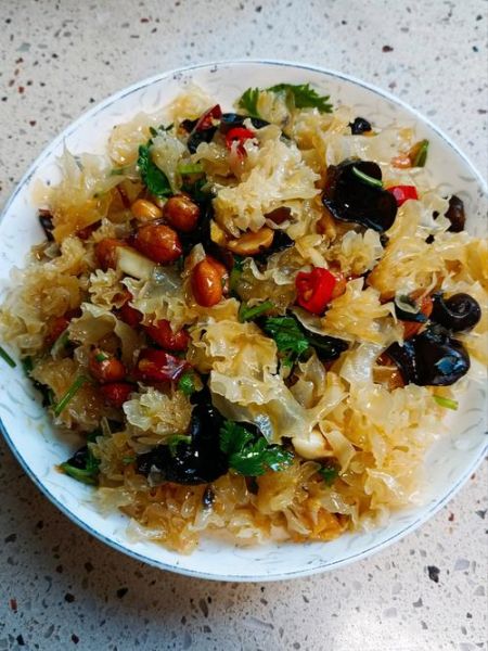 炒银耳的家常做法_炒银耳怎么炒才脆嫩