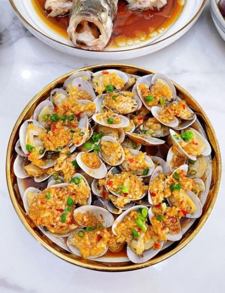 炒花蛤怎么做好吃_花蛤吐沙最快的方法