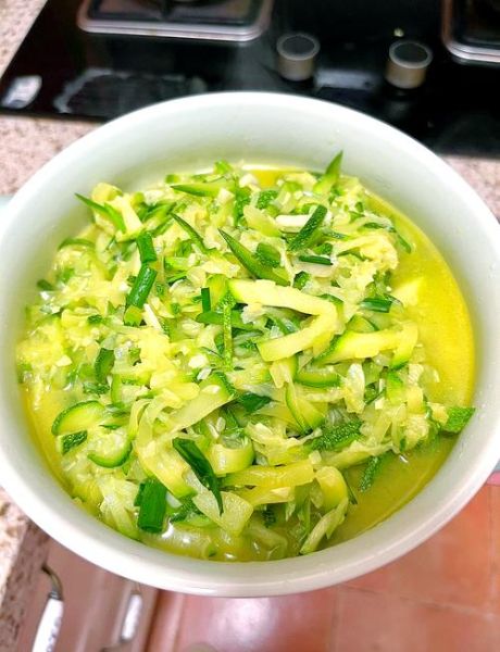 炒嫩南瓜怎么做_嫩南瓜要不要焯水