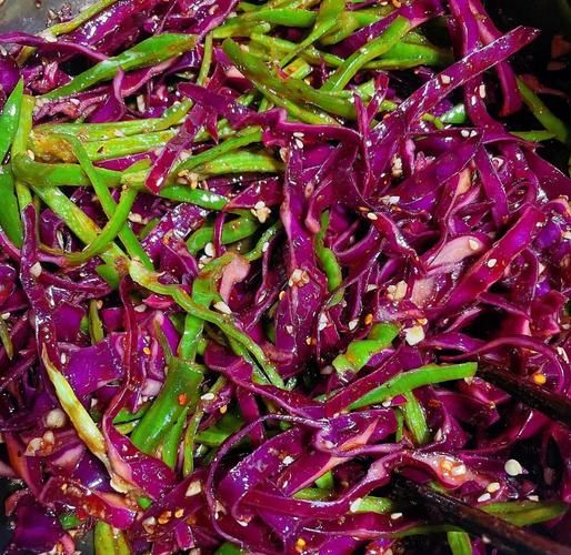 紫甘蓝怎么炒好吃_紫甘蓝凉拌要不要焯水