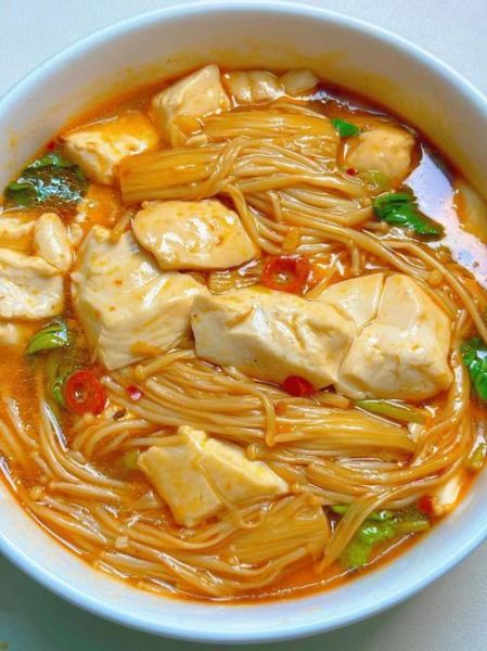 金针菇豆腐汤怎么做好吃_金针菇豆腐汤的家常做法