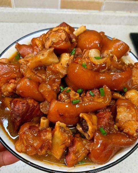 家常卤猪蹄怎么做_卤猪蹄最正宗的做法