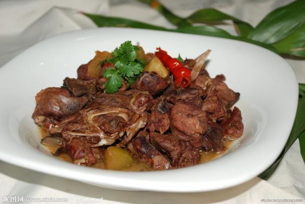 家常兔子肉怎么做好吃_兔子肉炖什么最香