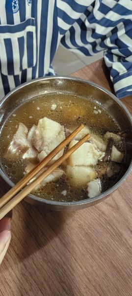 松茸炖排骨怎么做_松茸炖排骨要焯水吗