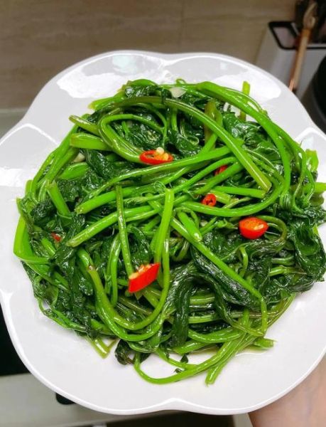 炒红薯叶怎么炒才好吃_红薯叶要不要焯水