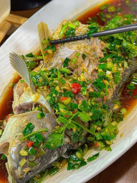 川味凉拌鲫鱼怎么做_正宗凉拌鲫鱼做法窍门