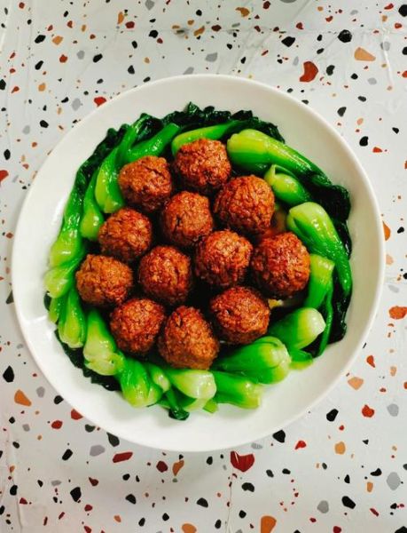 红烧狮子头家常做法_狮子头怎么做好吃