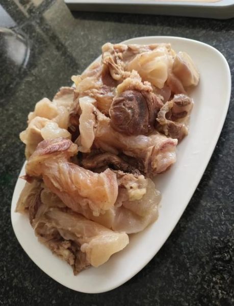 牛蹄筋怎么做好吃_高压锅炖牛蹄筋的做法