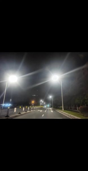 晚上的街灯为什么那么暖_街灯对情绪的影响