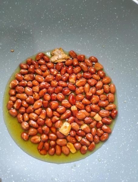 油炸花生米怎么做_油炸花生米怎么保持酥脆