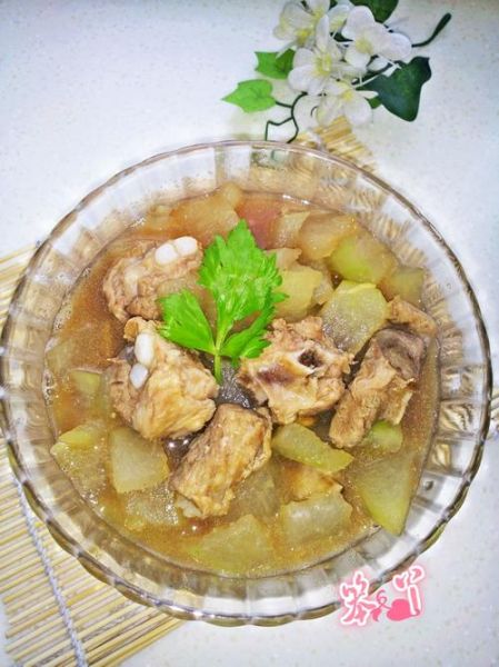 冬瓜烧排骨的家常做法_冬瓜烧排骨怎么做好吃又入味