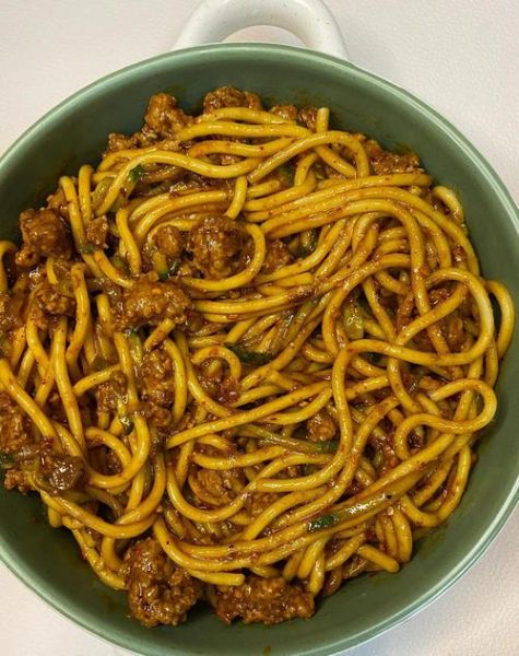 肉炸酱面怎么做_炸酱面肉酱怎么炒