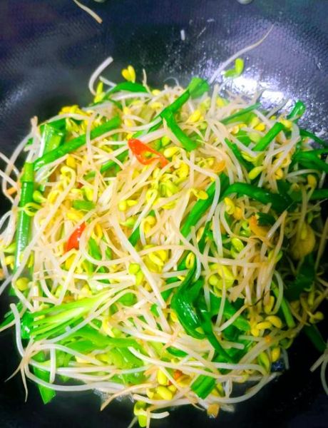 韭菜炒豆芽怎么做_韭菜炒豆芽的家常做法