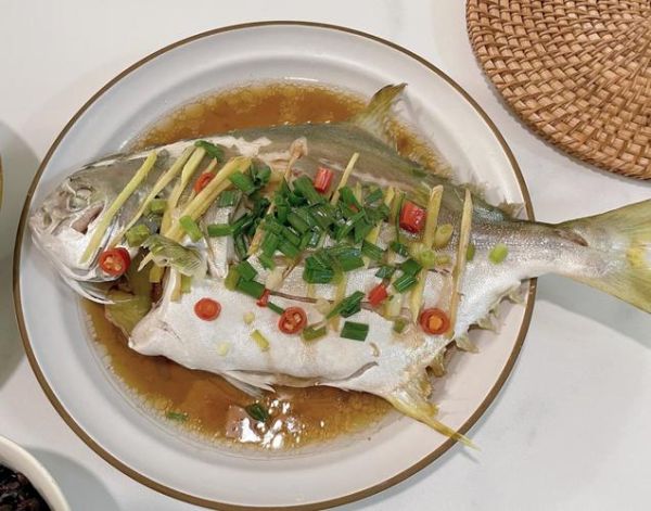 清蒸鱼家常做法_清蒸鱼蒸多久才嫩