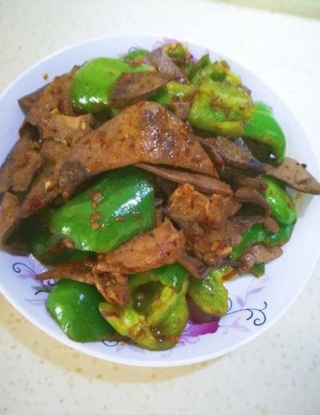 猪肝炒青椒怎么做_猪肝炒青椒的家常做法