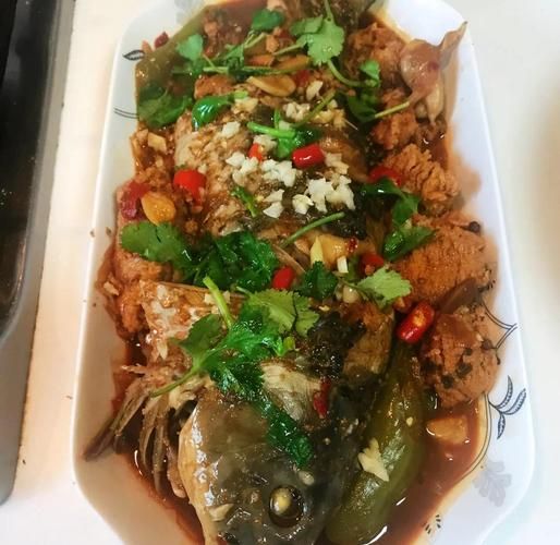 炖鲤鱼的家常做法_鲤鱼怎么炖才好吃