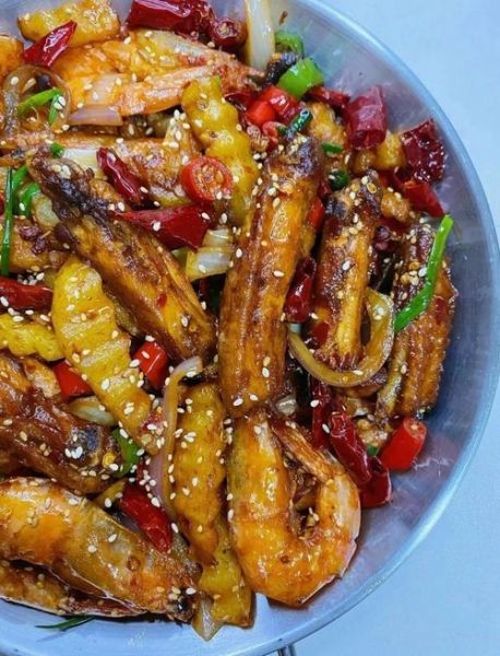 干锅鸡翅虾的家常做法_干锅鸡翅虾怎么做才入味