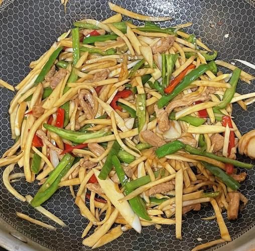 油焖茭白怎么做_油焖茭白的家常做法