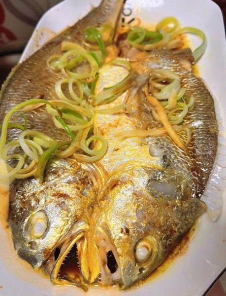 清蒸小黄鱼怎么做好吃_清蒸小黄鱼蒸几分钟