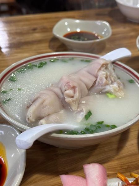 四川正宗蹄花怎么做_蹄花汤白浓不腥的秘诀