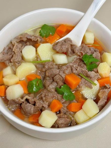 牛肉炖萝卜怎么做好吃_牛肉炖萝卜家常做法