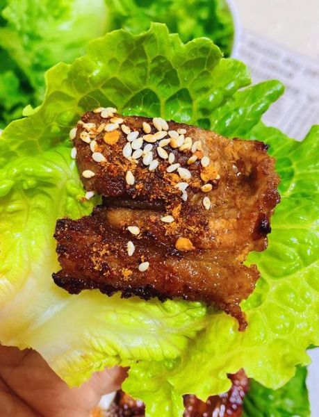 煎五花肉怎么做_煎五花肉需要焯水吗