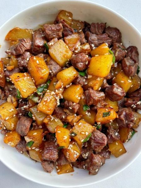 牛肉炒土豆怎么炒才嫩_牛肉炒土豆的家常做法