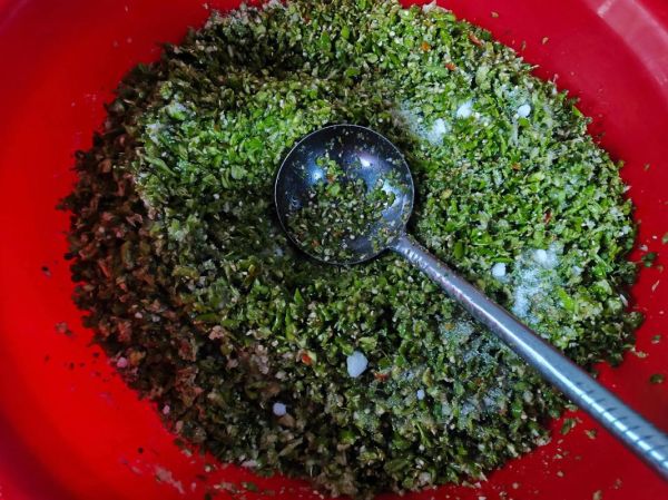 青辣椒酱怎么做_青辣椒酱的家常做法