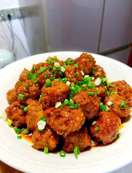 红烧肉圆怎么做_红烧肉圆的家常做法