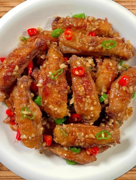 蒜蓉鸡翅的家常做法_鸡翅怎么腌制才入味