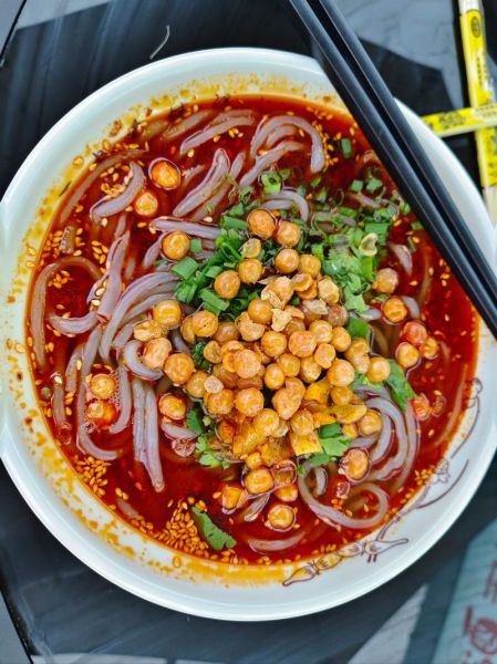 酸辣粉家常做法_酸辣粉怎么做才够味