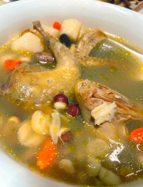 鸽子山药汤的做法_鸽子山药汤的功效与禁忌