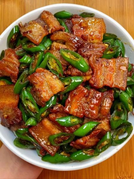 回锅肉怎么做好吃_家常回锅肉简单做法