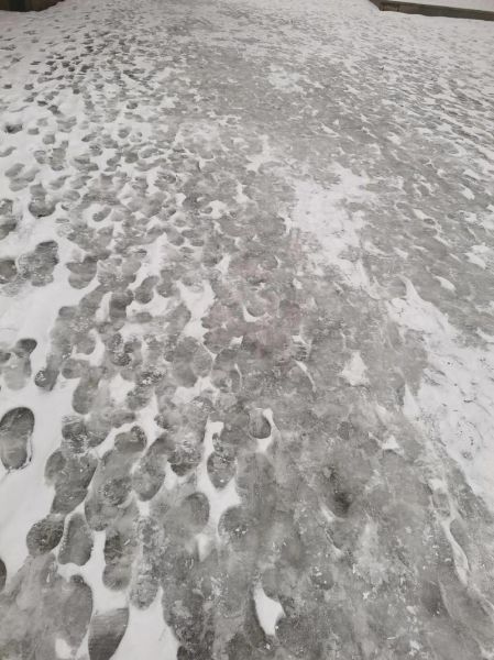 冬天冰面安全吗_冰面厚度多少可以走