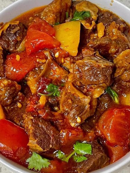 土豆西红柿炖牛肉怎么做_西红柿炖牛肉要不要焯水