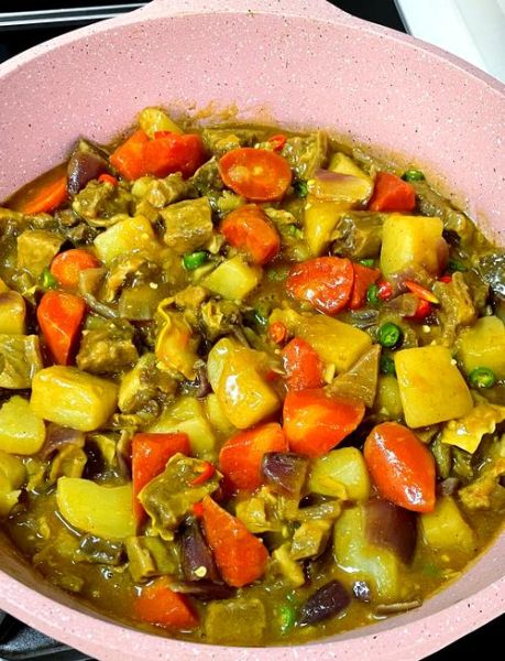 咖喱牛肉怎么做_咖喱牛肉需要炖多久