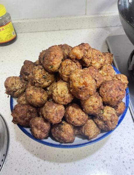 炸肉丸子怎么做_炸肉丸子用什么肉最好