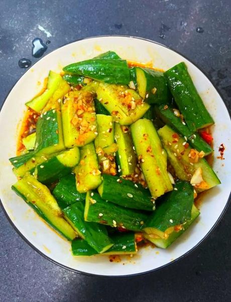 凉拌黄瓜怎么做_凉拌黄瓜要不要焯水