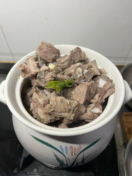家常炖排骨怎么做_排骨焯水用冷水还是热水