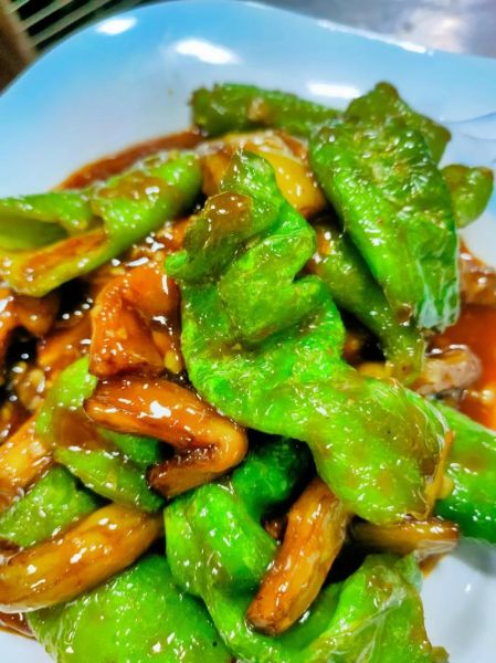 辣子烧茄子怎么做_家常辣子烧茄子最正宗做法